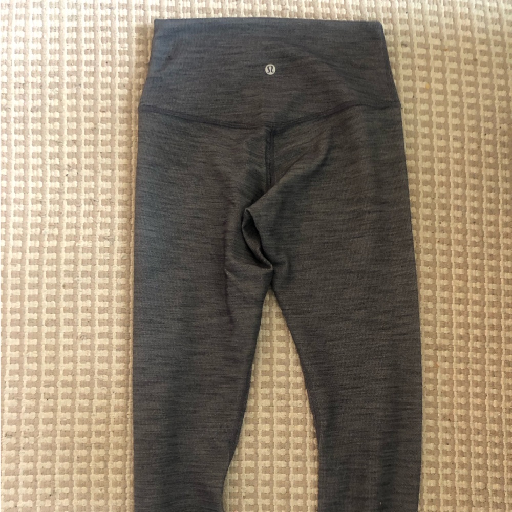 Lulu lemon align grey stripes size 6 23 inch inseam